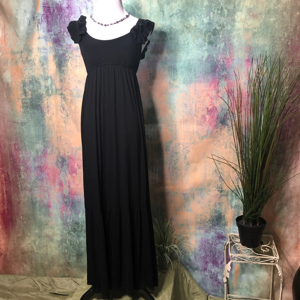 📌Va Va by Joy Han Carmen Style Maxi Semi Formal Dress